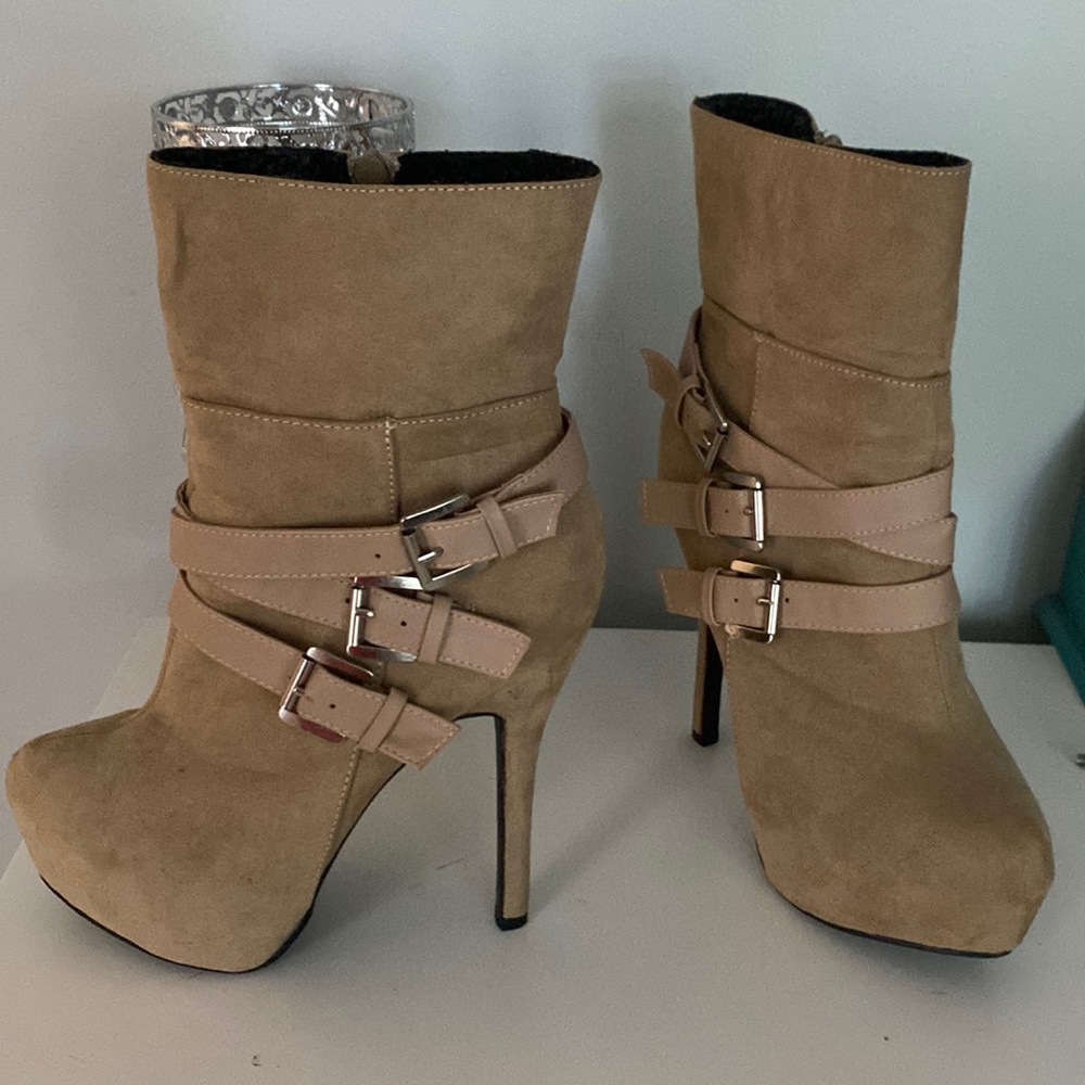 Women’s nude platform stiletto boots. Size 8.5